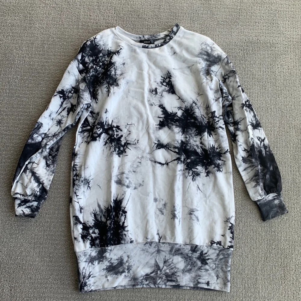NWT Bloomingdale’s Aqua Tie Dye Sweater